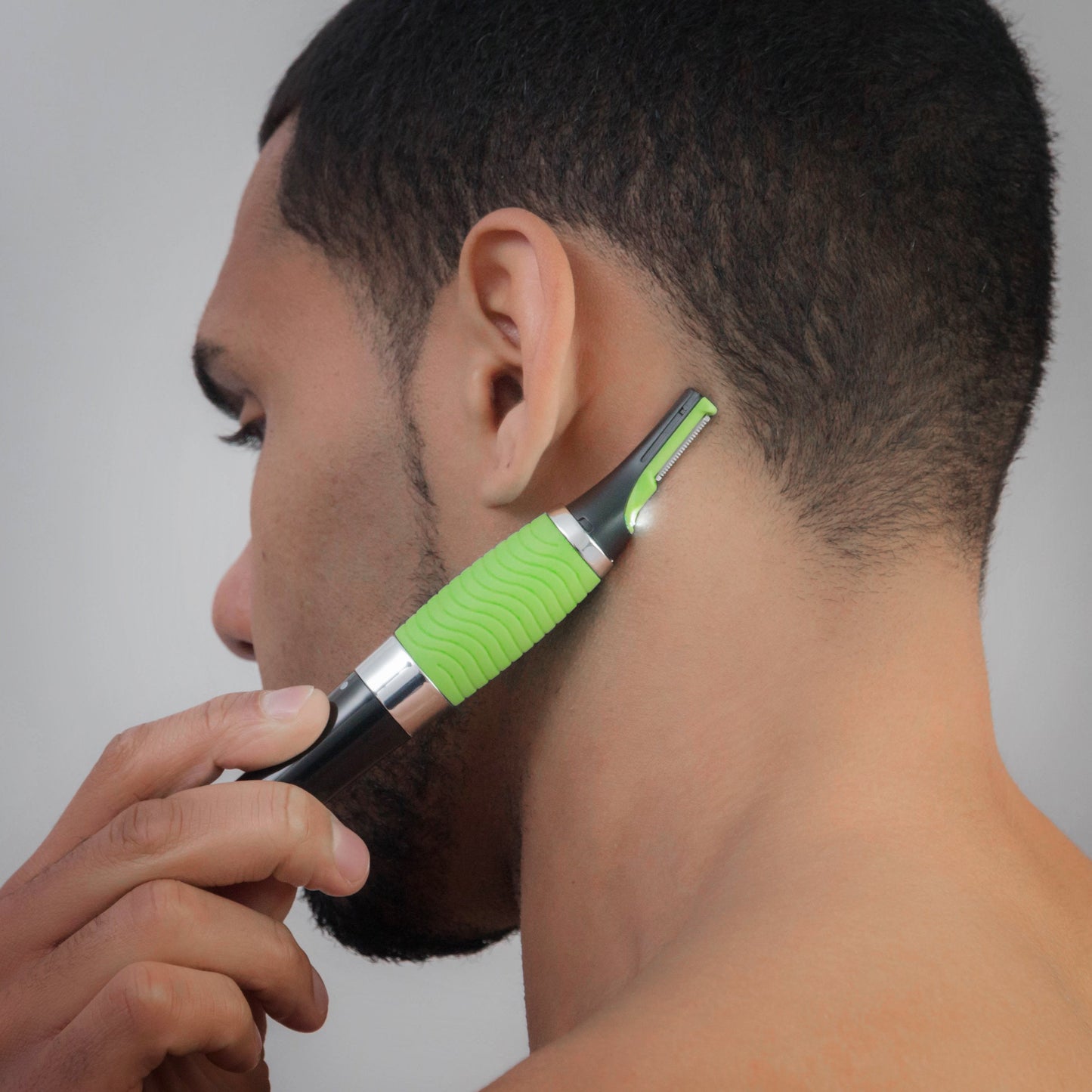 Depiladora de Precisão Eléctrica com LED - Pro Light Barber™