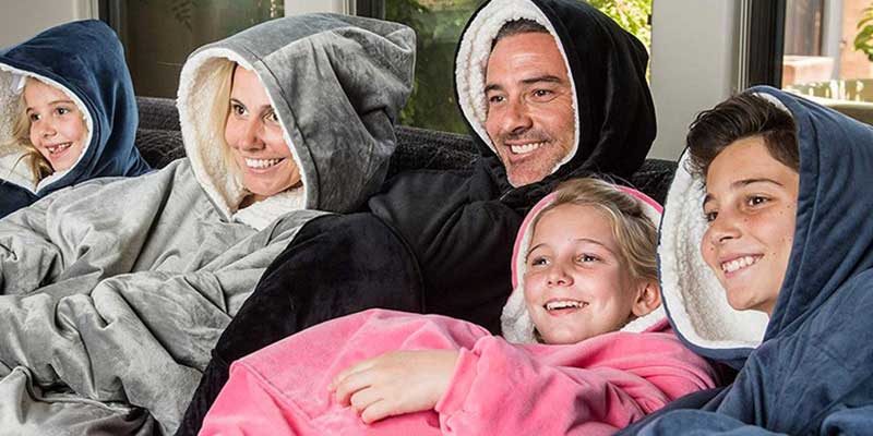 CAMISOLA TÉRMICA COM CAPUZ E BOLSO PARA CASA - POLAR COAT™