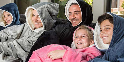 CAMISOLA TÉRMICA COM CAPUZ E BOLSO PARA CASA - POLAR COAT™