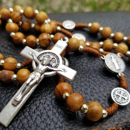 COLAR CRUZ CATÓLICO COMBINAÇÃO DE ZINCO E MADEIRA